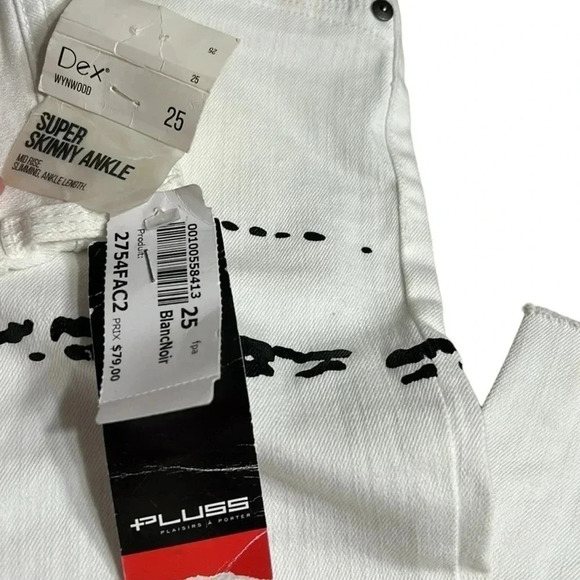 NWT Dex super skinny,ankle length,frey hem,white  denim, painter spray,low rise - Picture 10 of 10